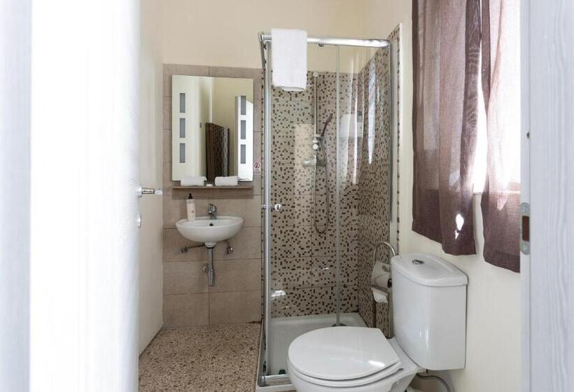 اتاق سوپریور, Tarona Guesthouse