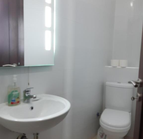 اتاق استاندارد یک نفره, Tarona Guesthouse