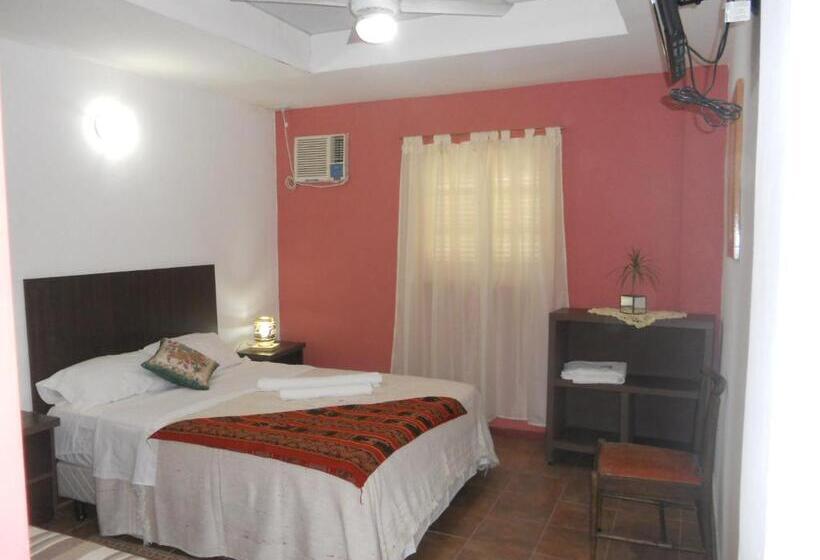 اتاق استاندارد سه نفره, Hospedaje El Paye