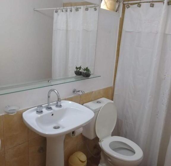 اتاق استاندارد سه نفره, Hospedaje El Paye