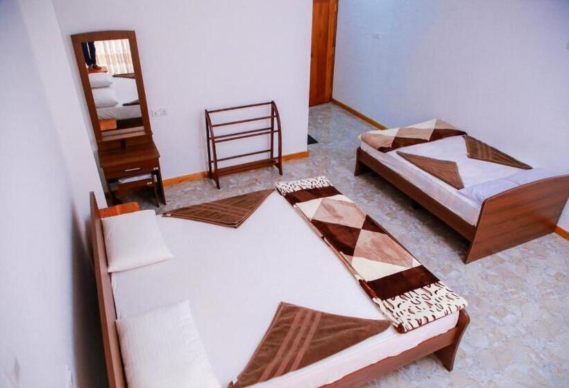 Quarto Familiar, Ella View