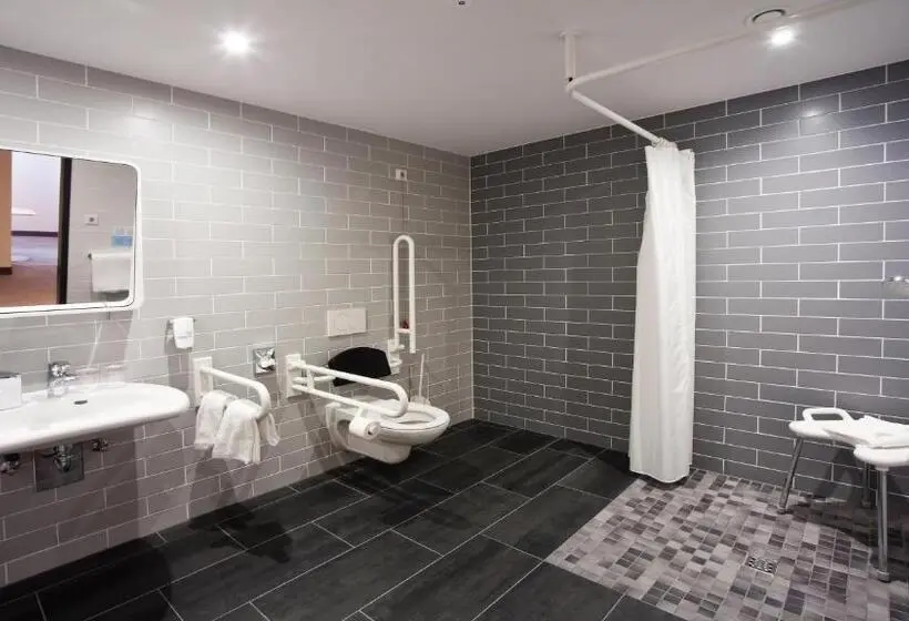 身障者適用スタンダードルーム, Holiday Inn Express   Saarbrücken, An Ihg