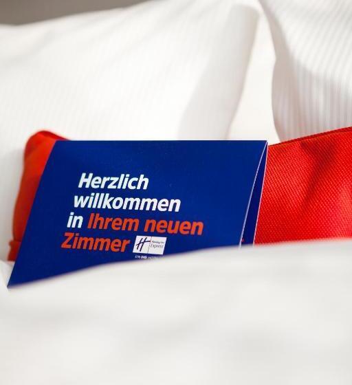 חדר סטנדרט מותאם לאדם עם מוגבלויות, Holiday Inn Express   Saarbrücken, An Ihg