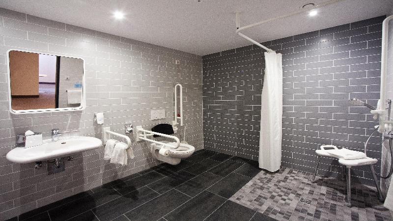身障者適用スタンダードルーム, Holiday Inn Express   Saarbrücken, An Ihg