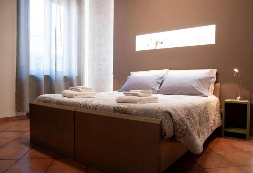 Chambre Familiale, La Corte