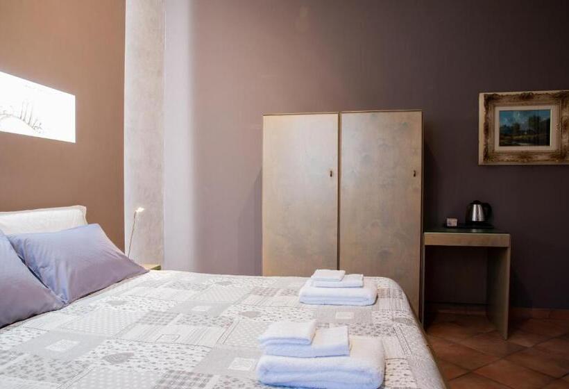 Chambre Familiale, La Corte