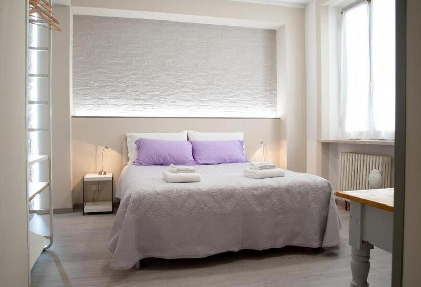 Chambre Deluxe, La Corte