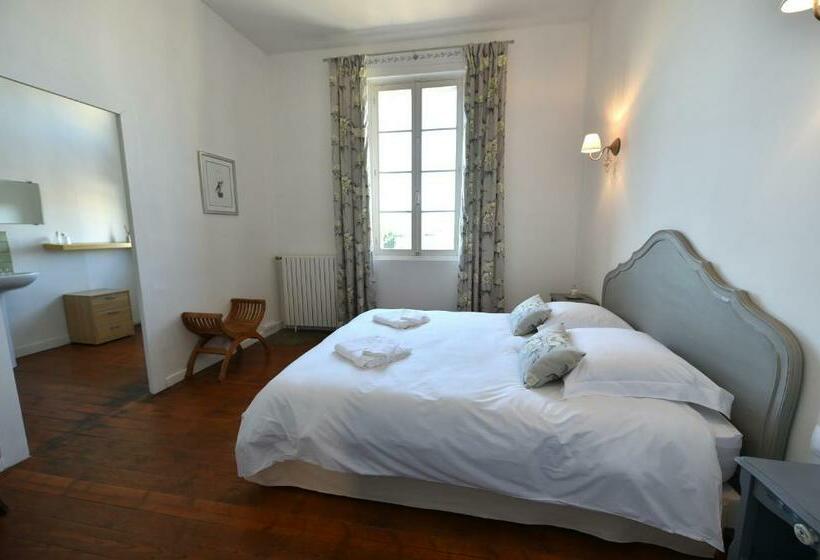 اتاق استاندارد با چشمانداز باغ, Logisdescordeliers