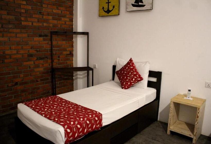 스탠다드 트리플 룸 풀장 전망, Il Frangipane