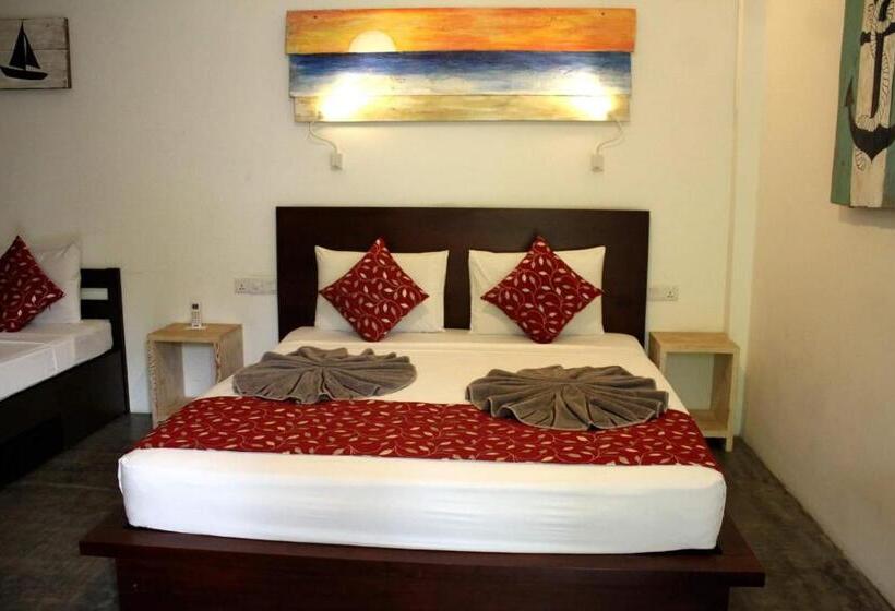 스탠다드 트리플 룸 풀장 전망, Il Frangipane