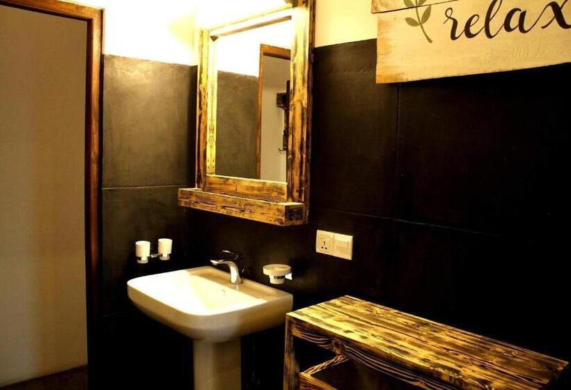 스탠다드 트리플 룸 풀장 전망, Il Frangipane