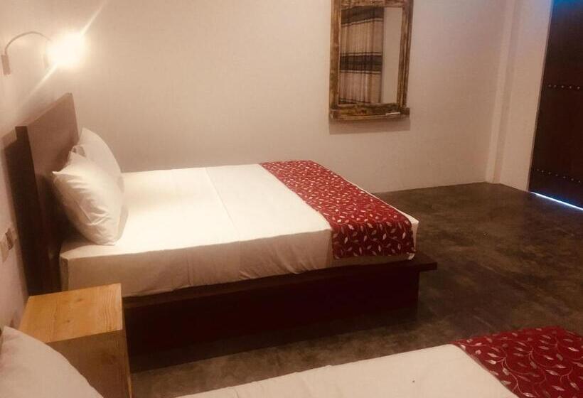 스탠다드 트리플 룸 풀장 전망, Il Frangipane