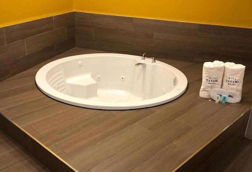 سوئیت با تخت بزرگ, Motel Tatami