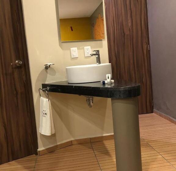 Deluxe Suite King Bed, Motel Tatami