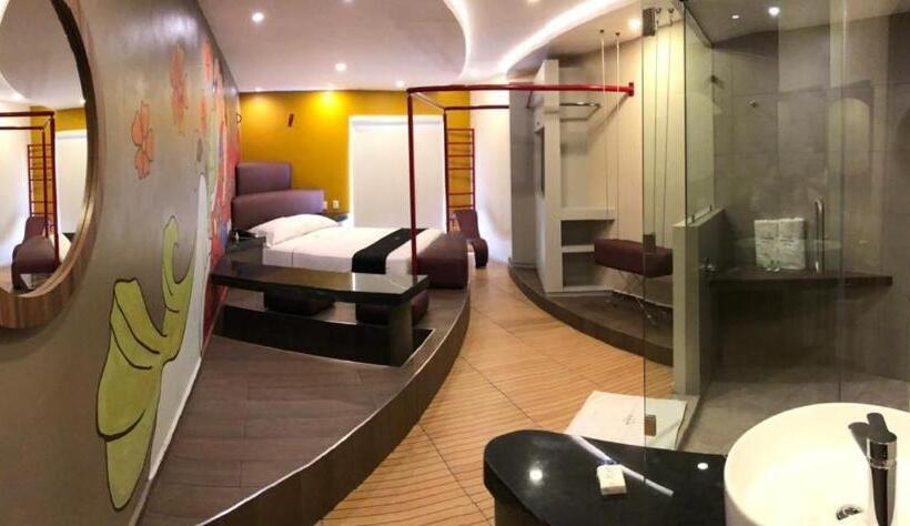 Suíte Deluxe Cama King, Motel Tatami