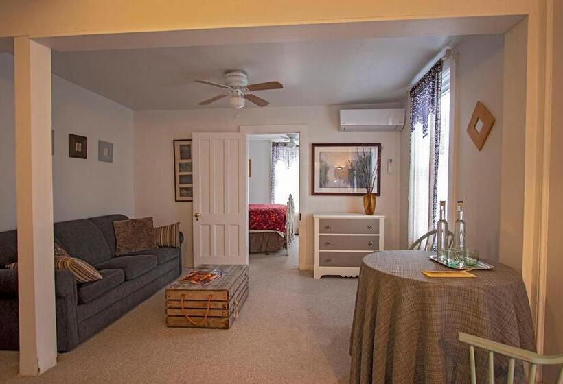 בית, חדר שינה 1, The Woodbine Inn