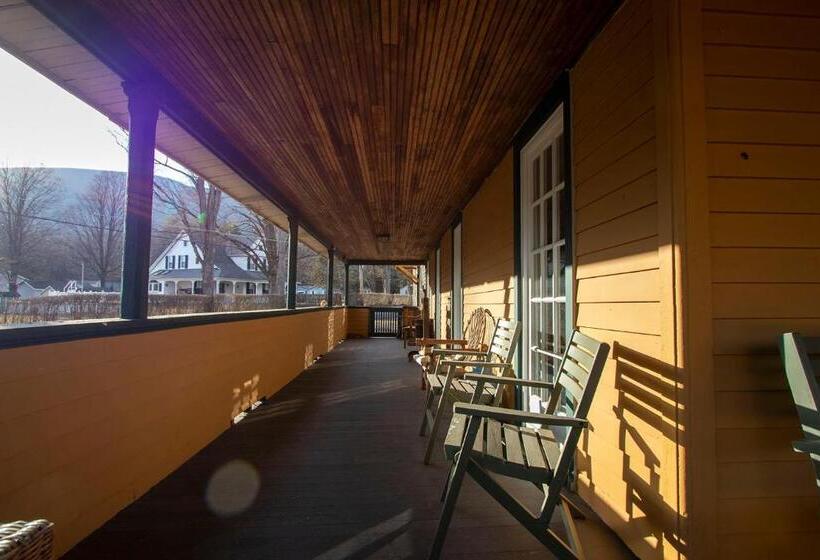 סוויטה, The Woodbine Inn