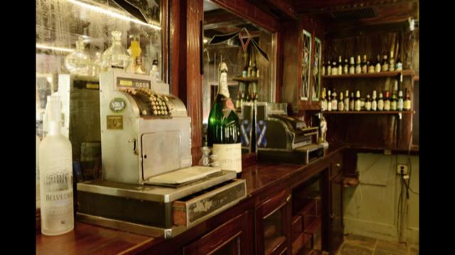 סוויטת ג'וניור, The Woodbine Inn