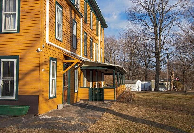 Полулюкс, The Woodbine Inn