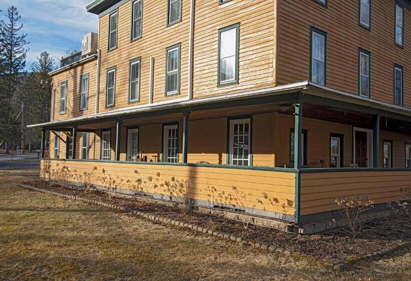 סוויטה דלוקס, The Woodbine Inn