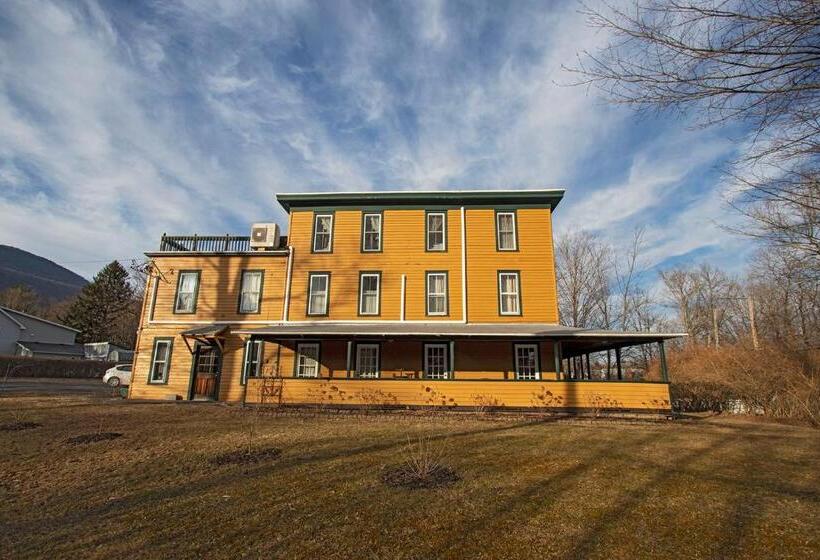 בית, חדר שינה 1, The Woodbine Inn