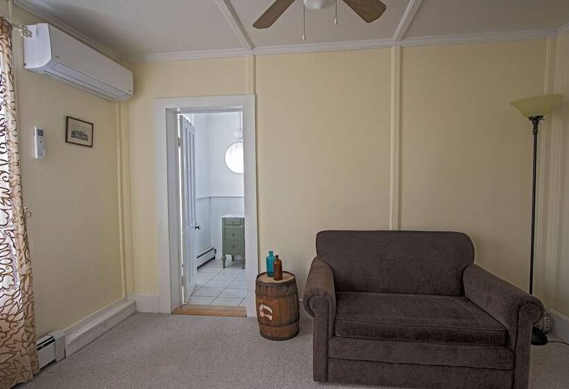 סוויטה, The Woodbine Inn