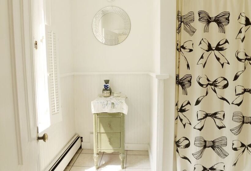 סוויטה דלוקס, The Woodbine Inn