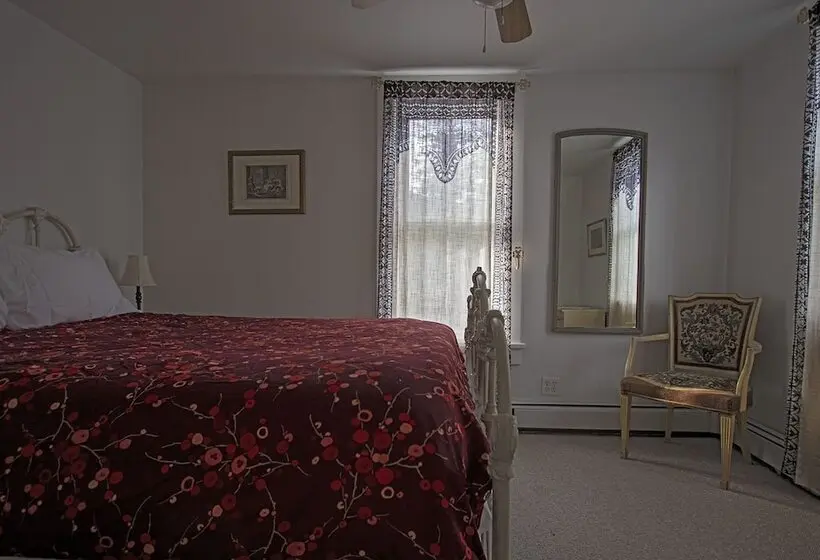 デラックススイート, The Woodbine Inn