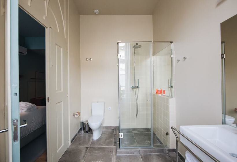 اتاق سوپریور با چشمانداز شهر, Esqina Cosmopolitan Lodge