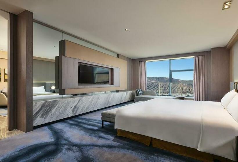 سوییت لوکس, Holiday Inn Xining Hot Spring, An Ihg