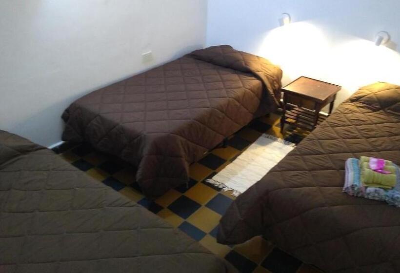 غرفة قياسية ثلاثية, Residencial Marlis