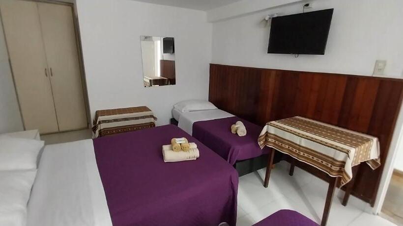 غرفة قياسية رباعية, Residencial Marlis