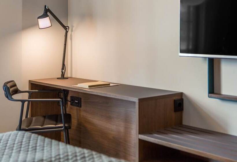 Семейный Номер, Quality Hotel River Station