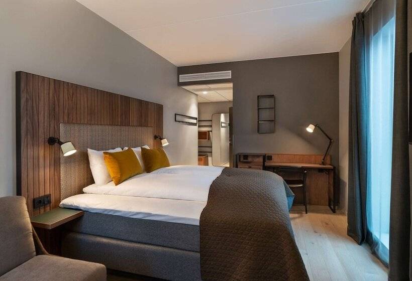 Семейный Номер, Quality Hotel River Station