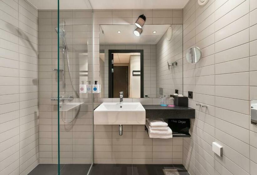 Семейный Номер, Quality Hotel River Station