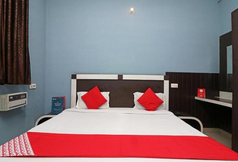 Номер Стандарт Трехместный, Oyo 29127 Hotel Crown Tower