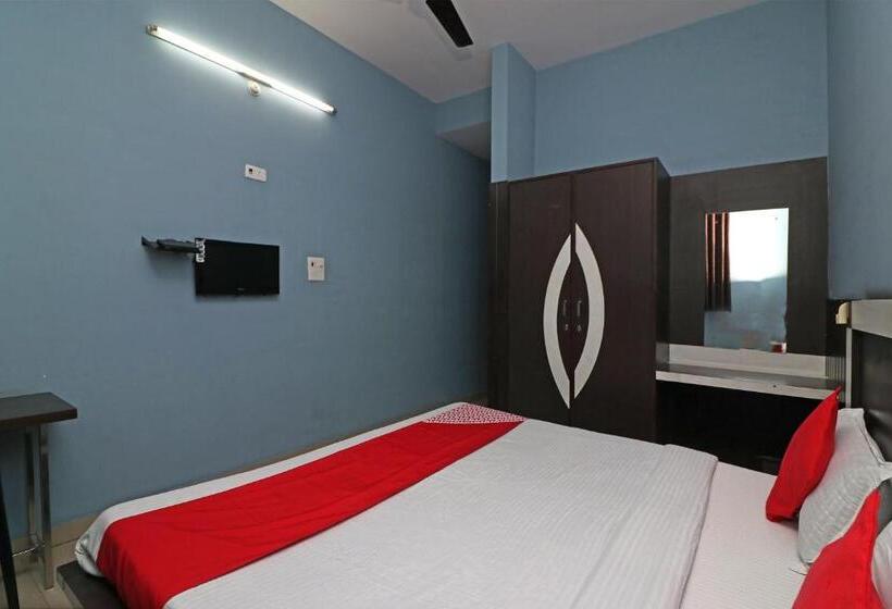 标准三人间, Oyo 29127 Hotel Crown Tower