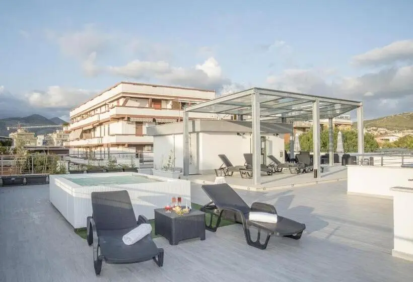 バルコニー付き１ベッドルームアパートメント, Acca Residence