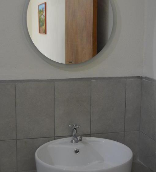 اتاق لوکس یک تخته, Hostal Libertad