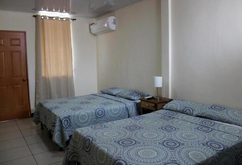اتاق لوکس با بالکن, Hostal Libertad