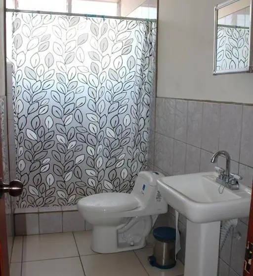 اتاق استاندارد با سرویس بهداشتی مشترک, Hostal Libertad
