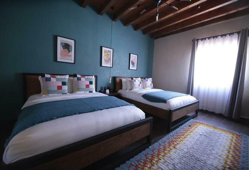 سوییت جونیور, Antigua Trece Hotel Fusión