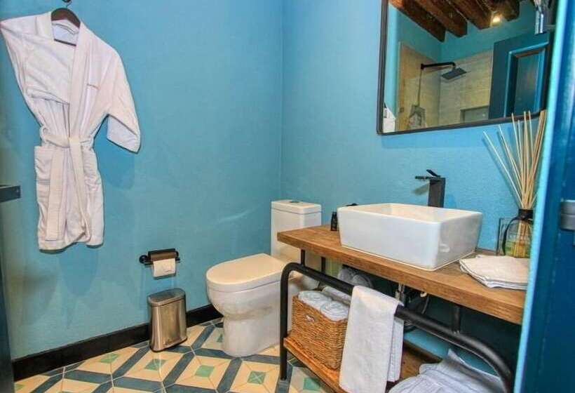 سوئیت مستر, Antigua Trece Hotel Fusión