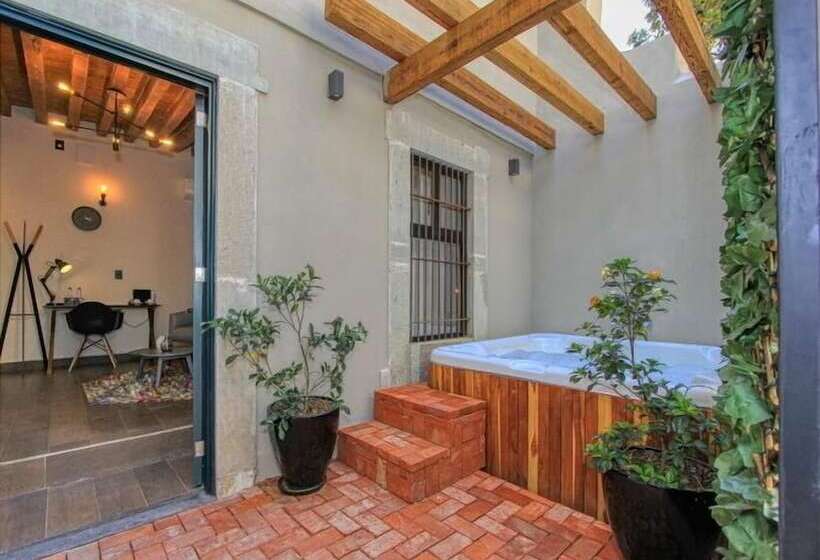 سوئیت مستر, Antigua Trece Hotel Fusión