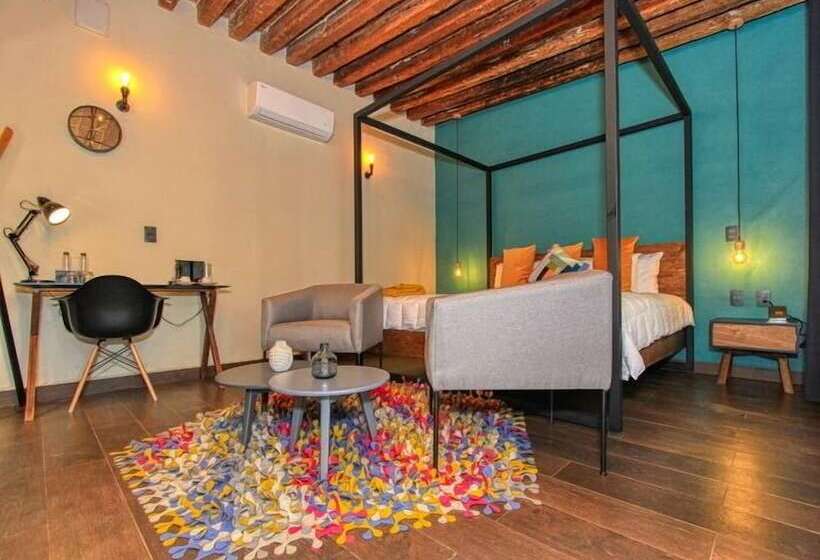 سوئیت مستر, Antigua Trece Hotel Fusión