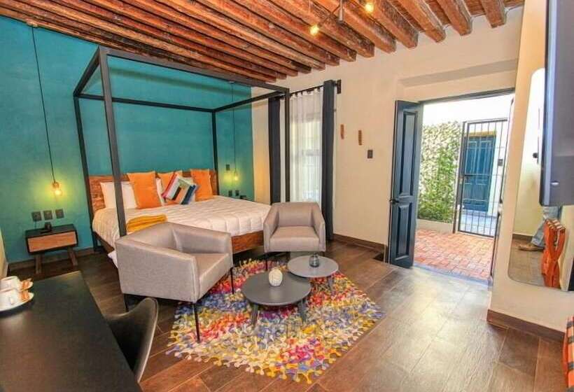 سوئیت مستر, Antigua Trece Hotel Fusión