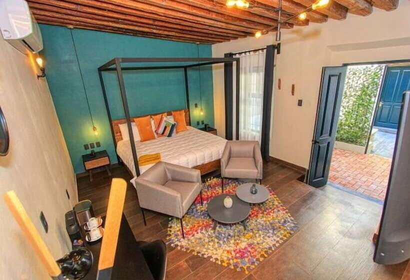 سوئیت مستر, Antigua Trece Hotel Fusión