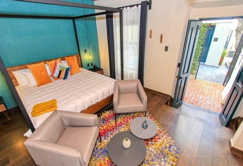 سوئیت مستر, Antigua Trece Hotel Fusión