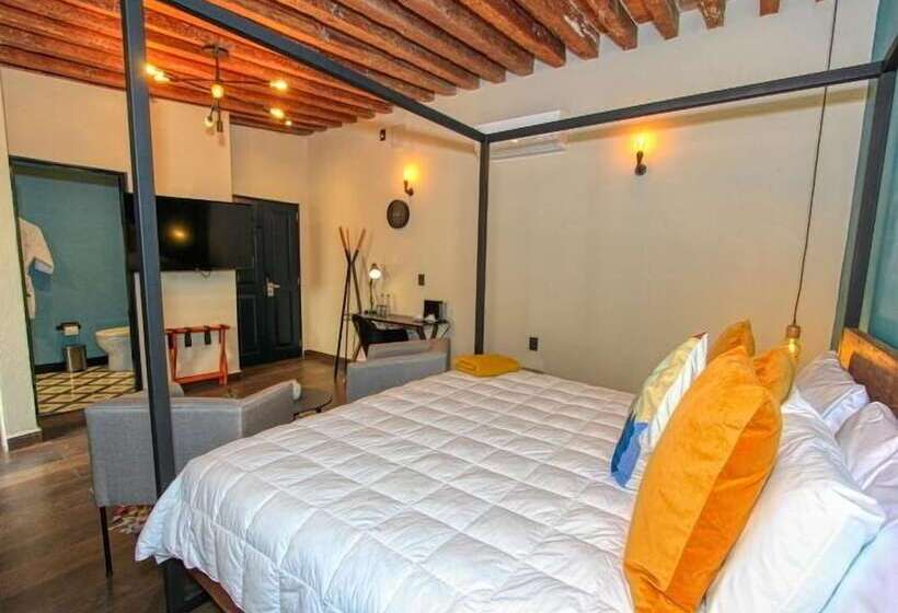 سوئیت مستر, Antigua Trece Hotel Fusión