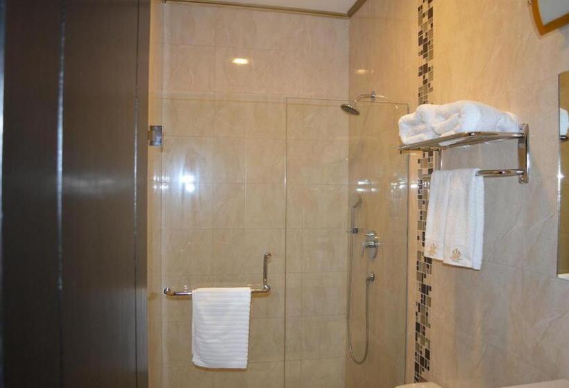 Номер Стандарт, Crowner David